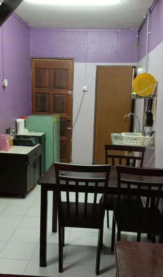 Bajet Homestay - Low Cost Houses Куантан Экстерьер фото